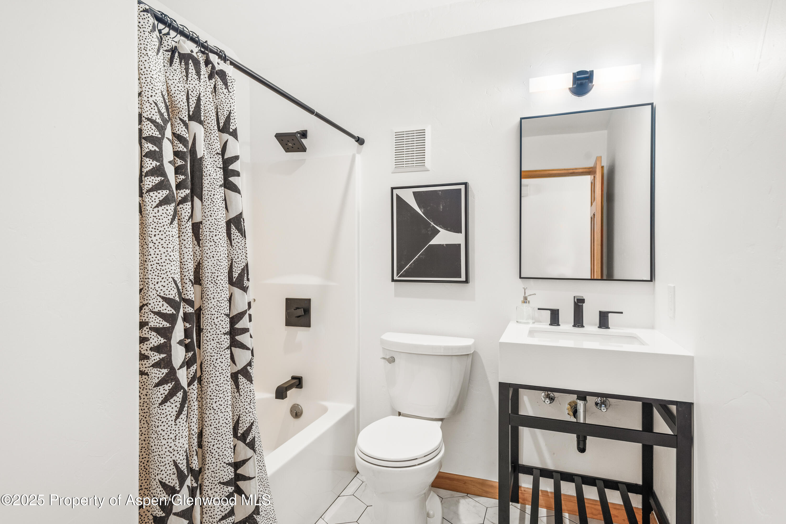 385 Redstone Boulevard, Unit UPPR Redstone, CO 81623 - Photo 11 of 21 06-11-11-835RedstoneBlvd_24040211