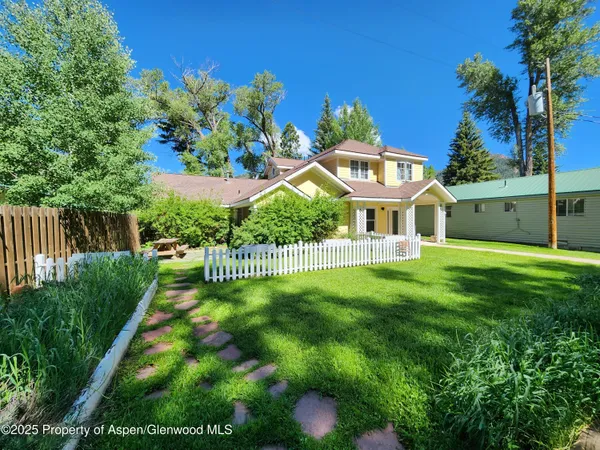 $3,300 | 385 Redstone Boulevard, Unit UPPR, Redstone, CO 81623