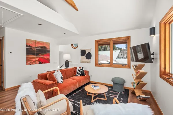 $3,300 | 385 Redstone Boulevard, Unit UPPR, Redstone, CO 81623