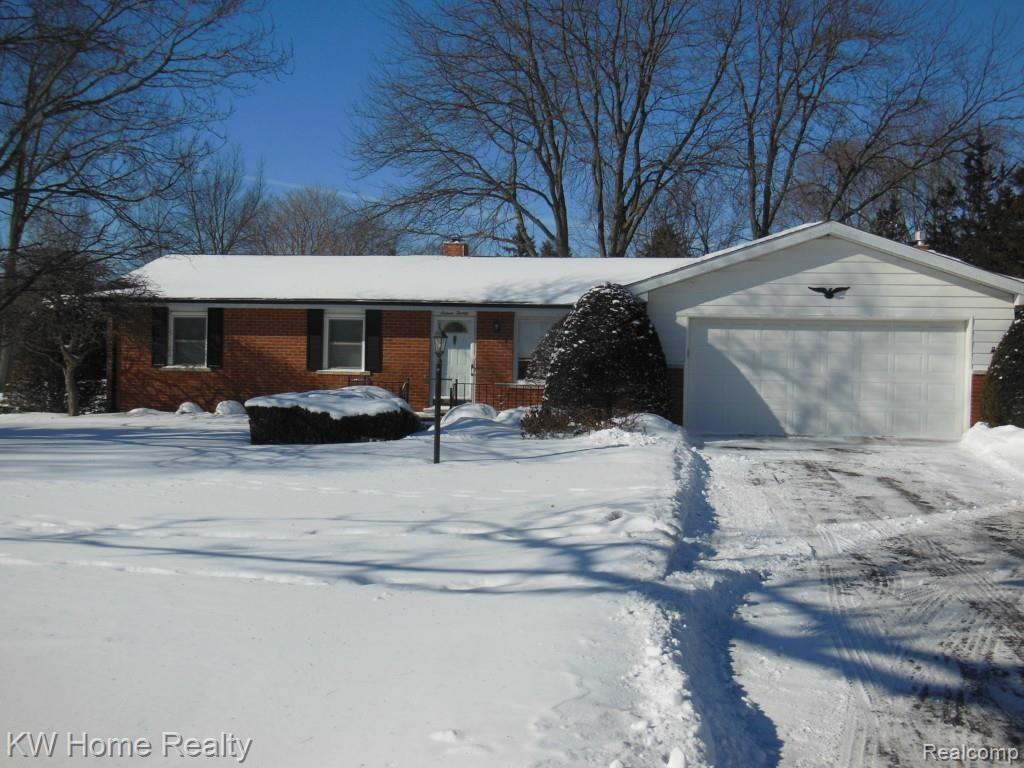 Brick ranch on 1/2 acre lot