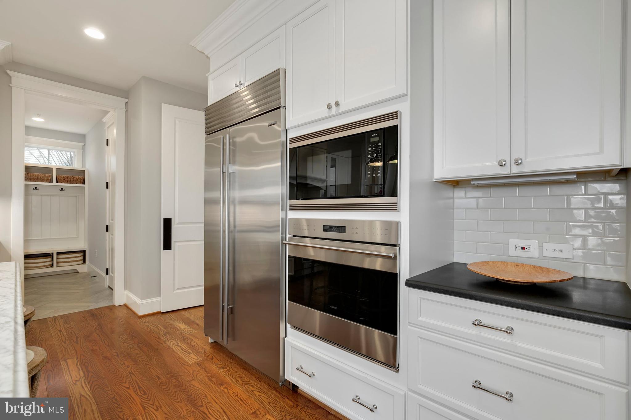 4517 Fairfield Drive Bethesda, MD 20814 - Photo 12 of 46