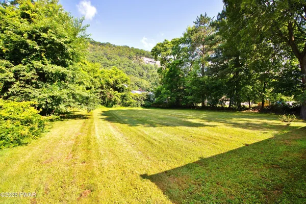 $54,900 | 805 Avenue H, Matamoras, PA 18336