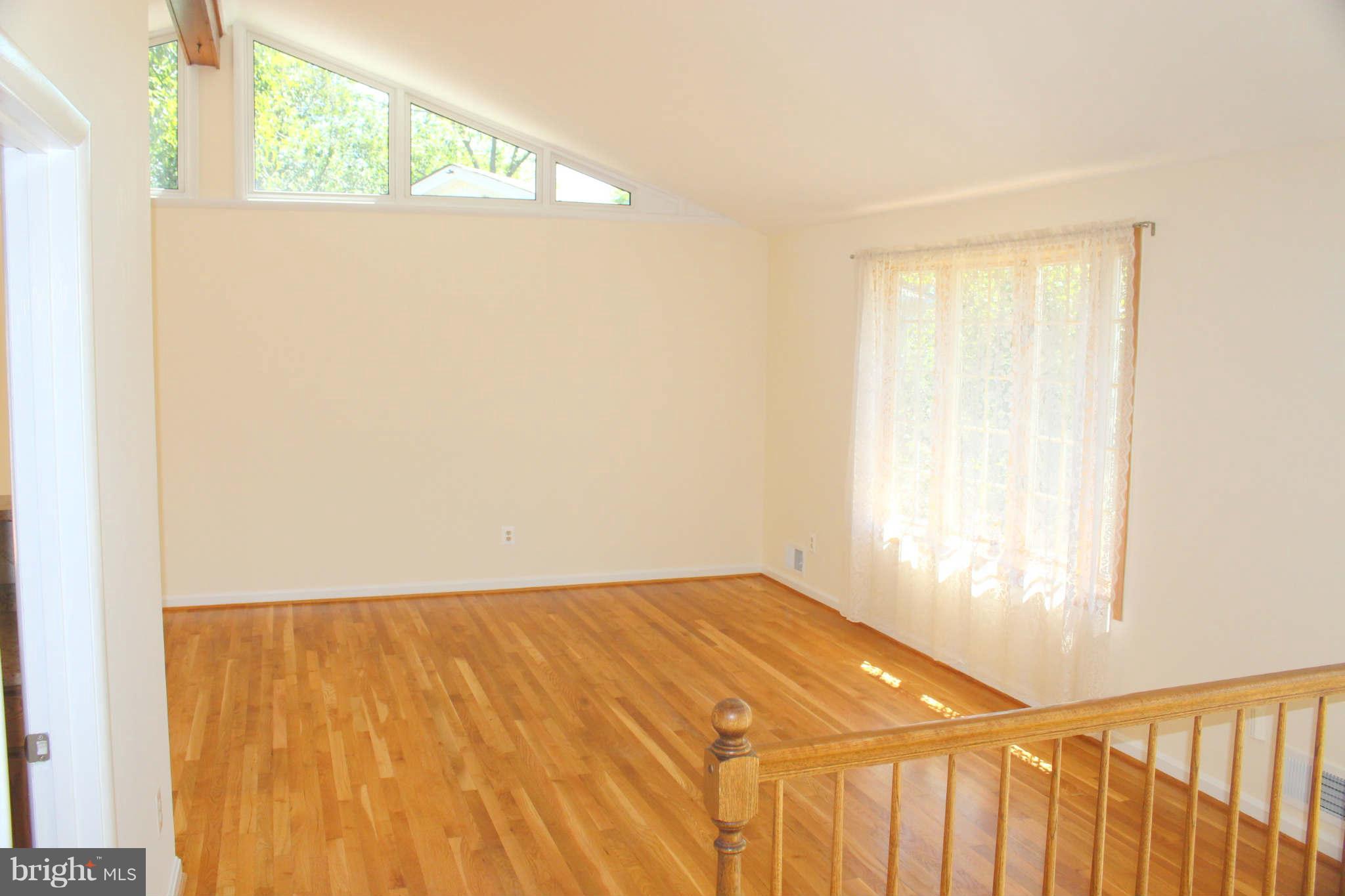 5003 Rhoades Place Alexandria, VA 22304 - Photo 2 of 30 Living Room