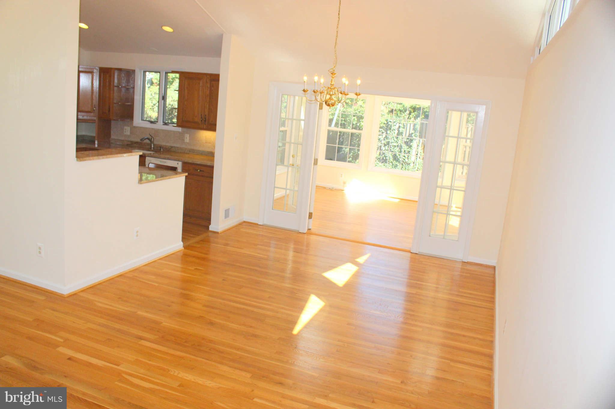 5003 Rhoades Place Alexandria, VA 22304 - Photo 4 of 30 Dining Room