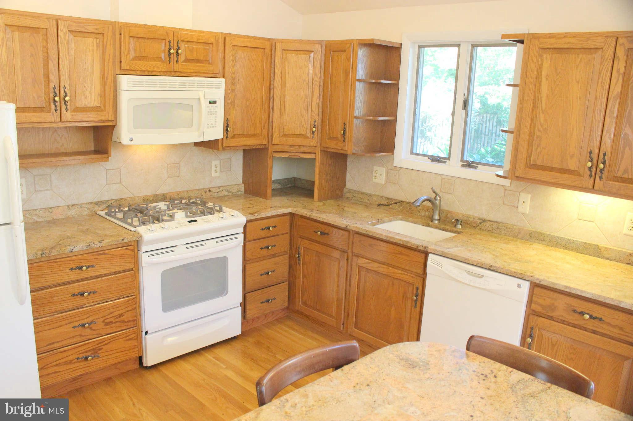 5003 Rhoades Place Alexandria, VA 22304 - Photo 9 of 30 Kitchen