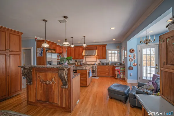 $1,655,500 | 109 Long Meadow Hill Road, Brookfield, CT 06804