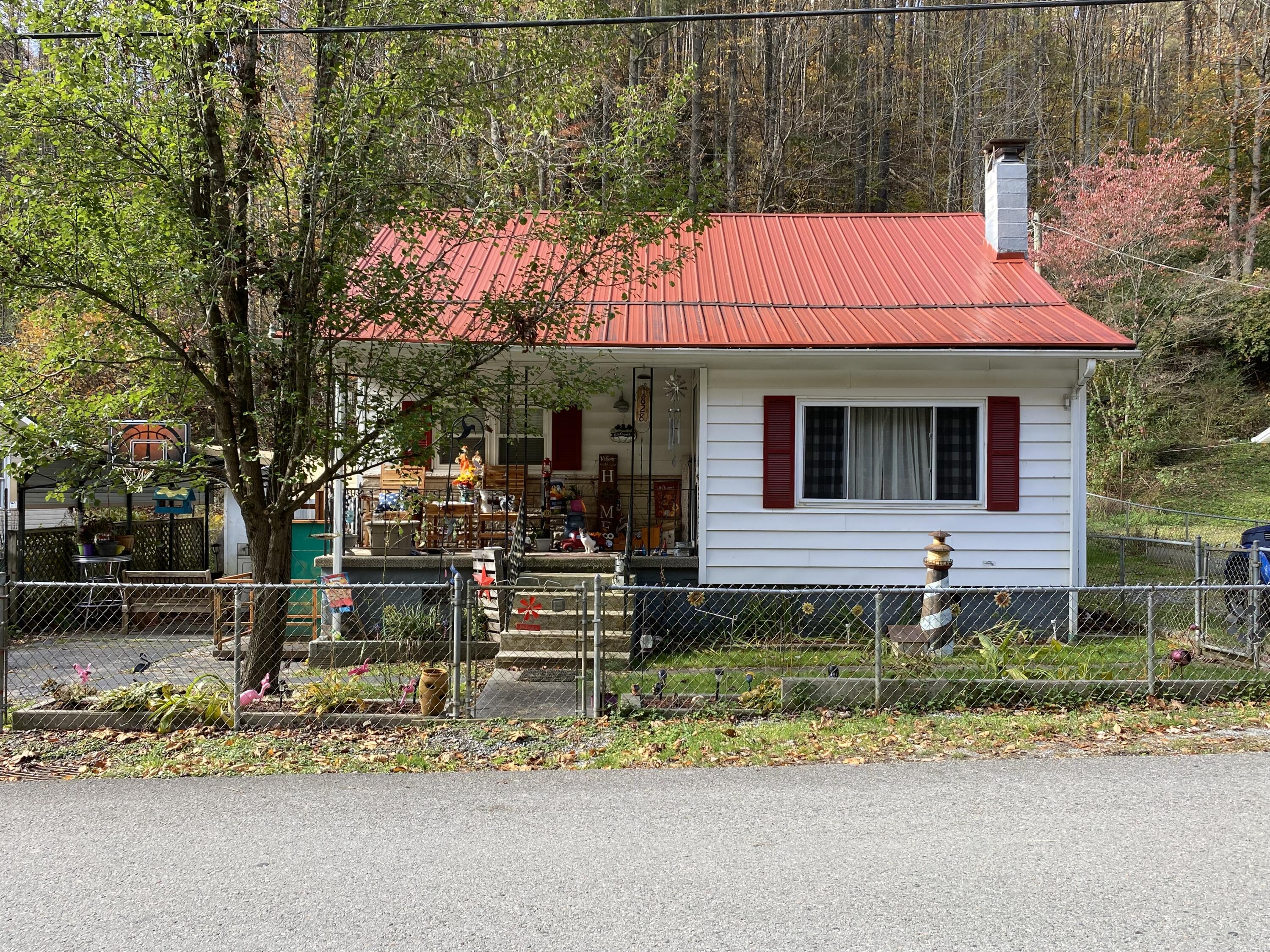 1828 Derby Road Appalachia, VA 24216 - Photo 2 of 25 IMG_2078