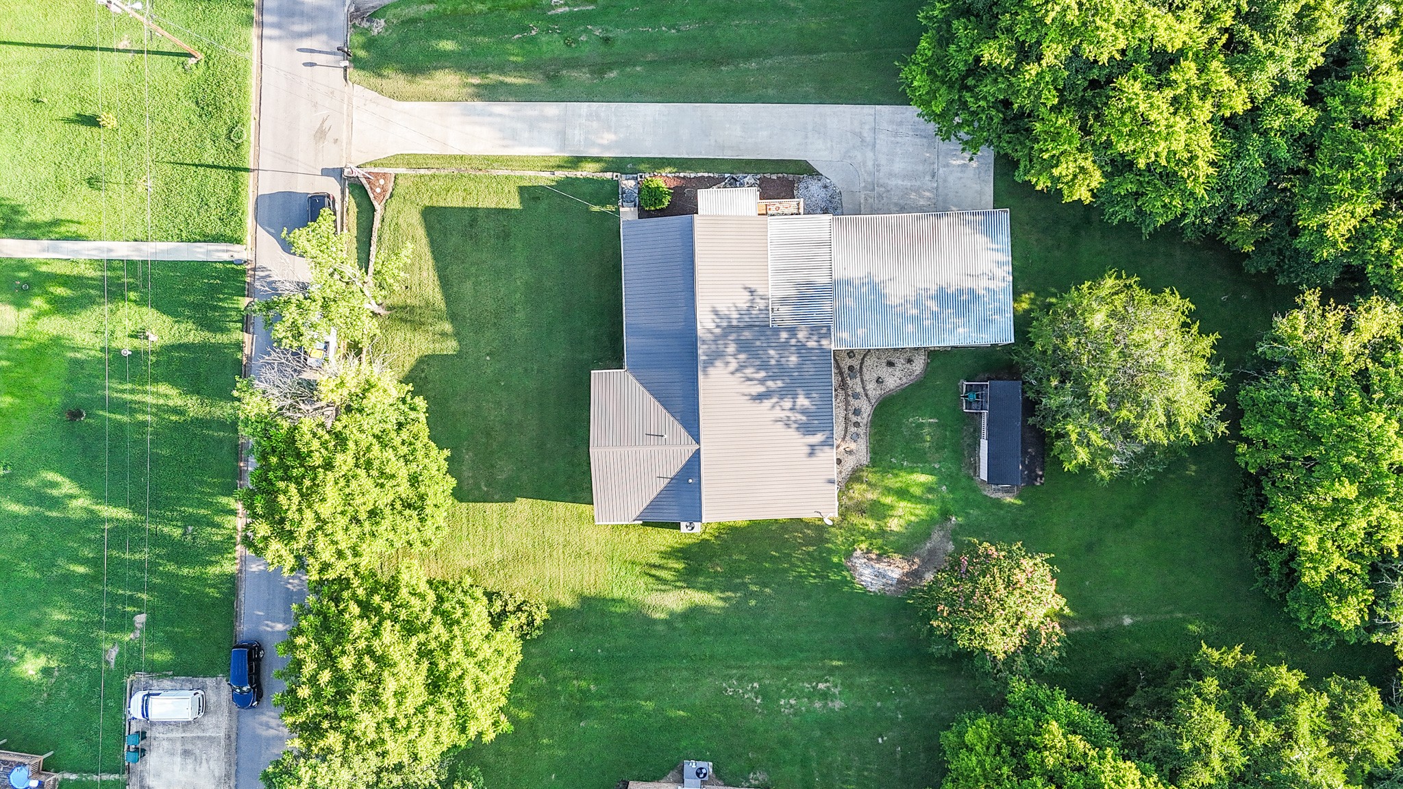 300 Longview Drive Pulaski, TN 38478 - Photo 32 of 35 an aerial view of a house with a yard