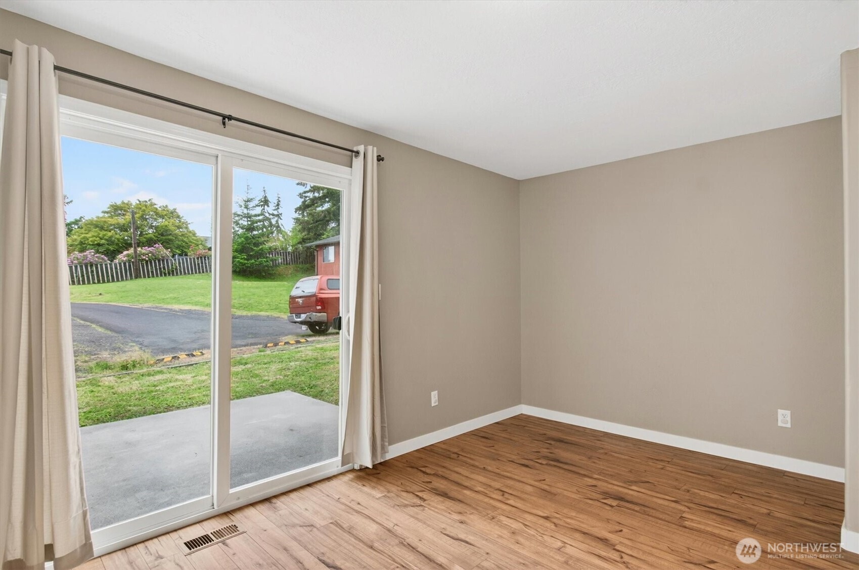 354 Carroll Road Kelso, WA 98626 - Photo 6 of 27 Gallery Image 6