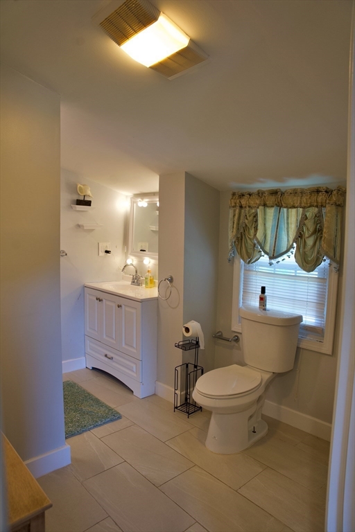 35 Hillsdale Road Holbrook, MA 02343 - Photo 12 of 27 Gallery Image 12