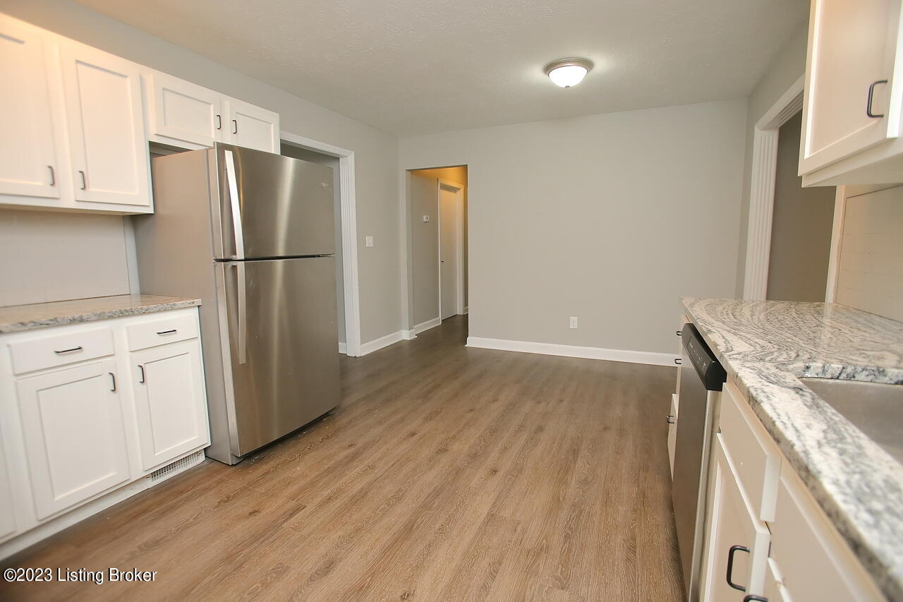 3454 Fern Lea Road Louisville, KY 40216 - Photo 17 of 56 Kitchen