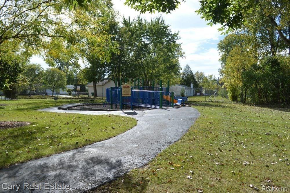1841 Henbert Road West Bloomfield, MI 48324 - Photo 23 of 23 22Park.JPG