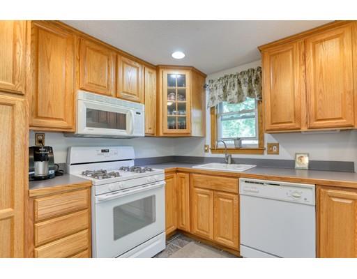 21 East Drumlin Road Springfield, MA 01108 - Photo 8 of 27