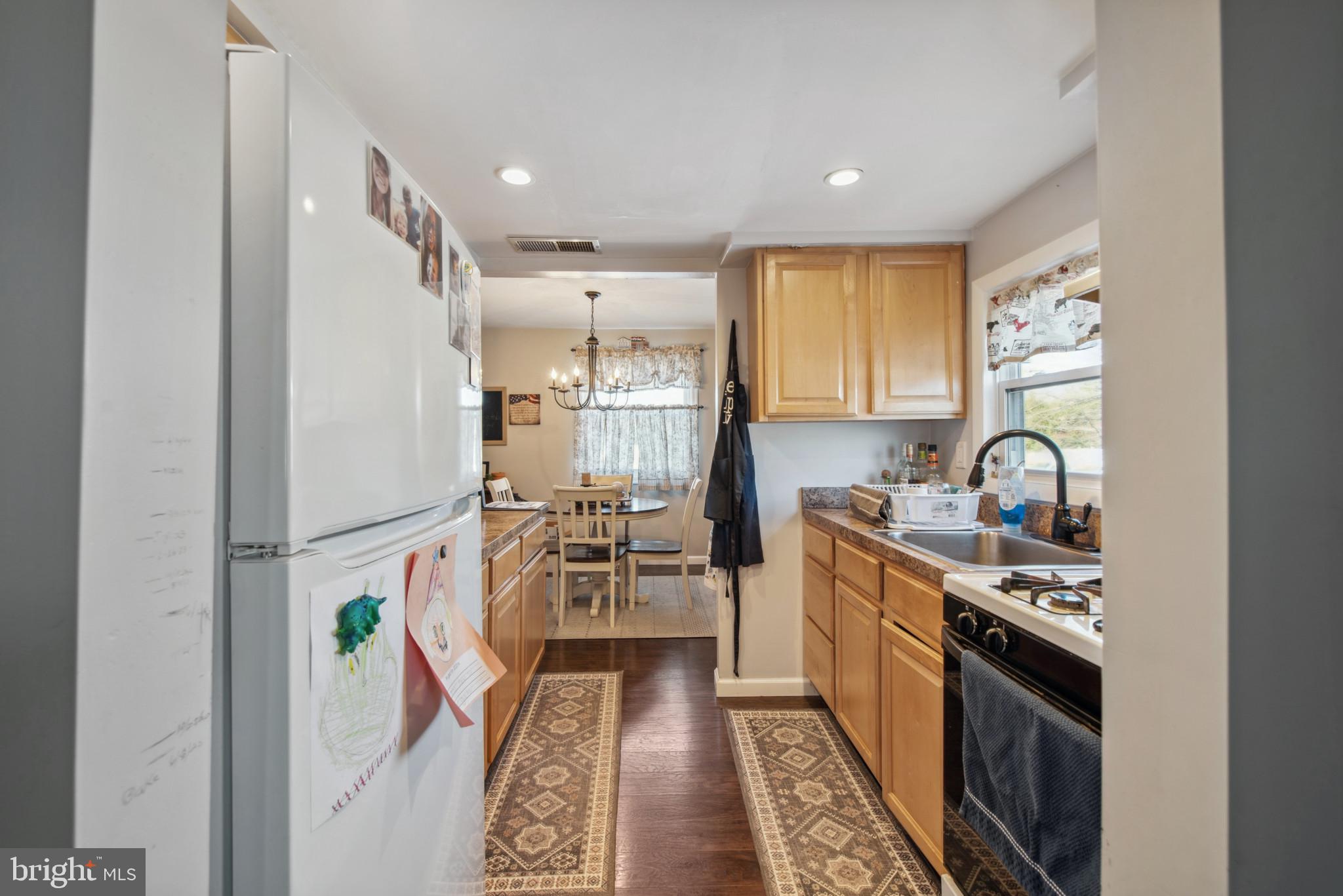 181 Arundel Road Pasadena, MD 21122 - Photo 8 of 23 Gallery Image 8
