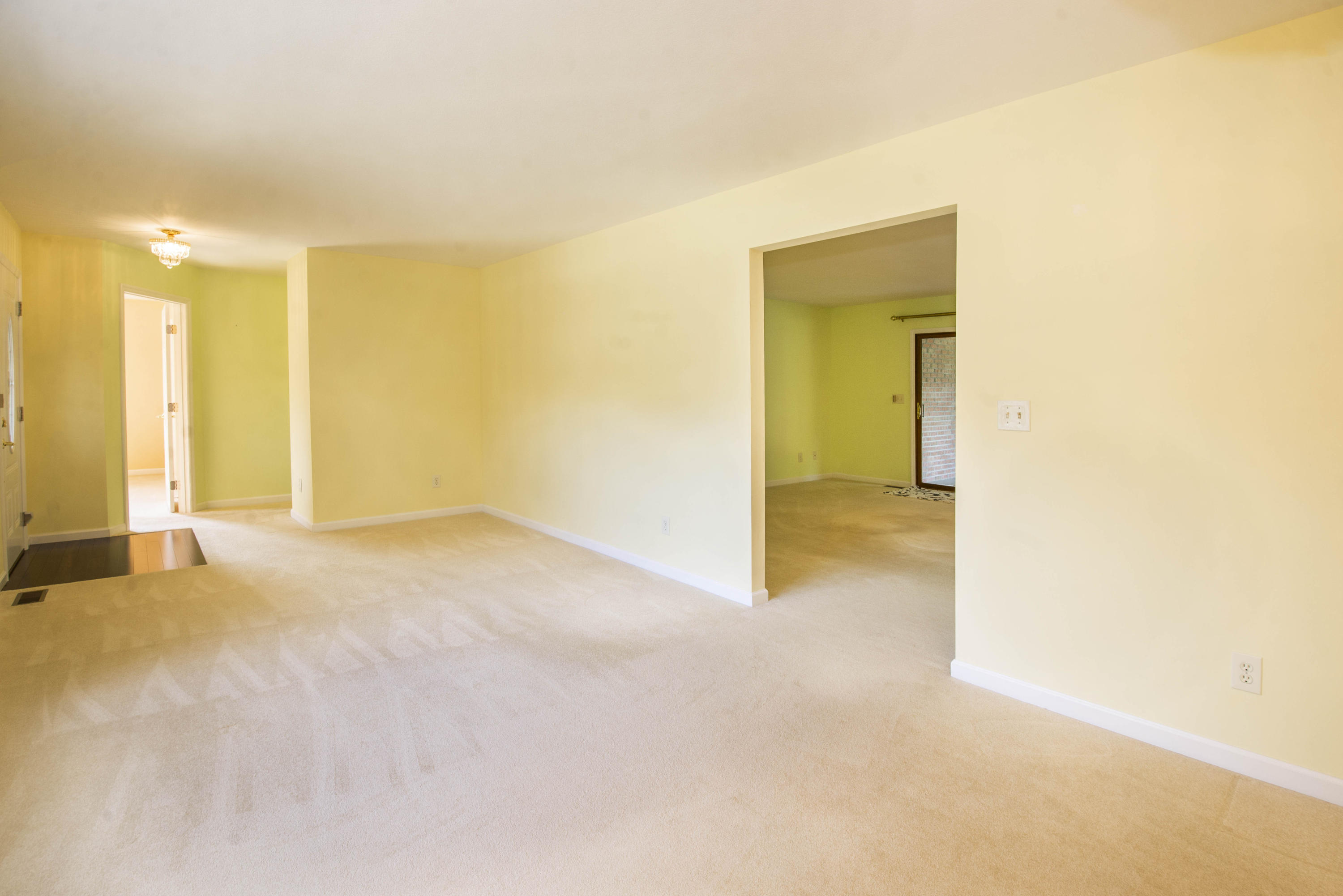 123 Cascade Lane Oak Ridge, TN 37830 - Photo 12 of 37 Living_1