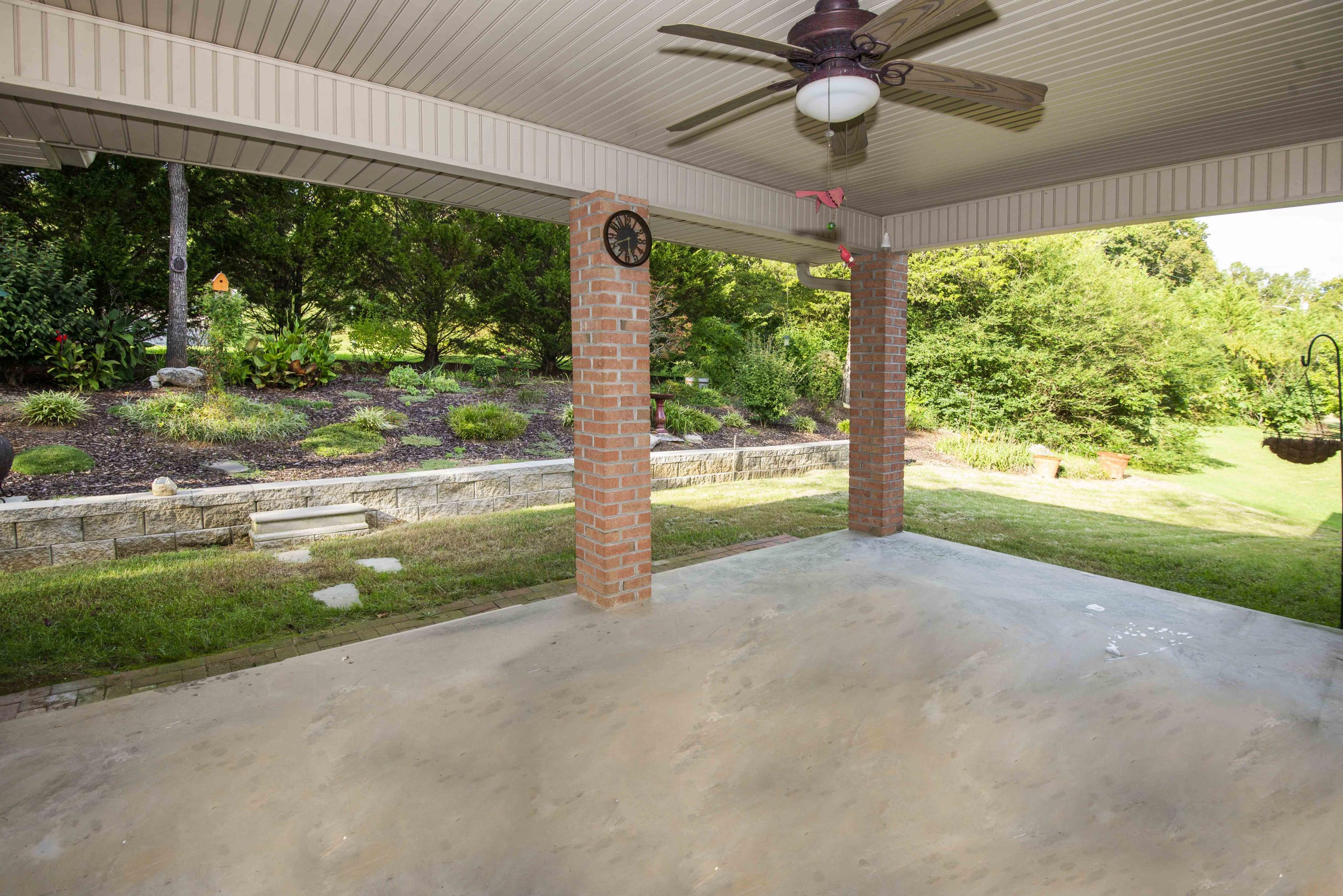 123 Cascade Lane Oak Ridge, TN 37830 - Photo 32 of 37 Porch_1