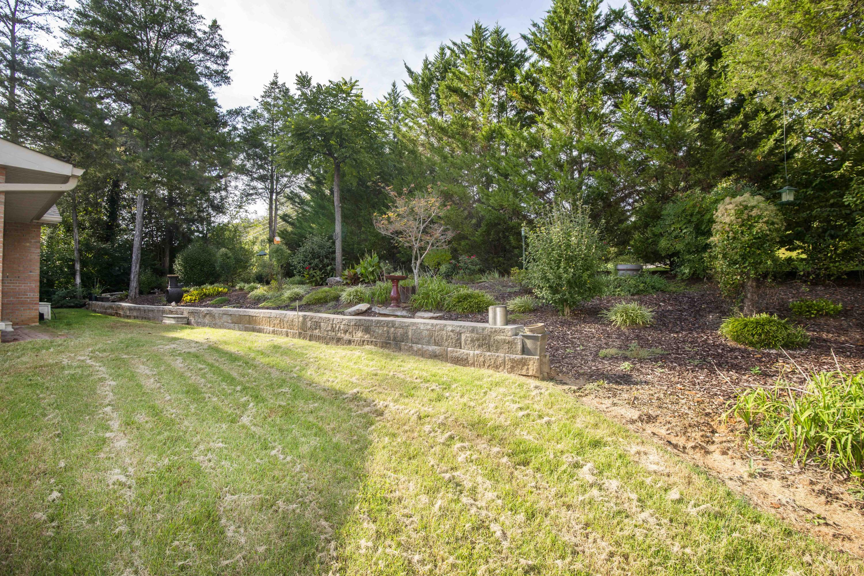 123 Cascade Lane Oak Ridge, TN 37830 - Photo 33 of 37 yard 3_1