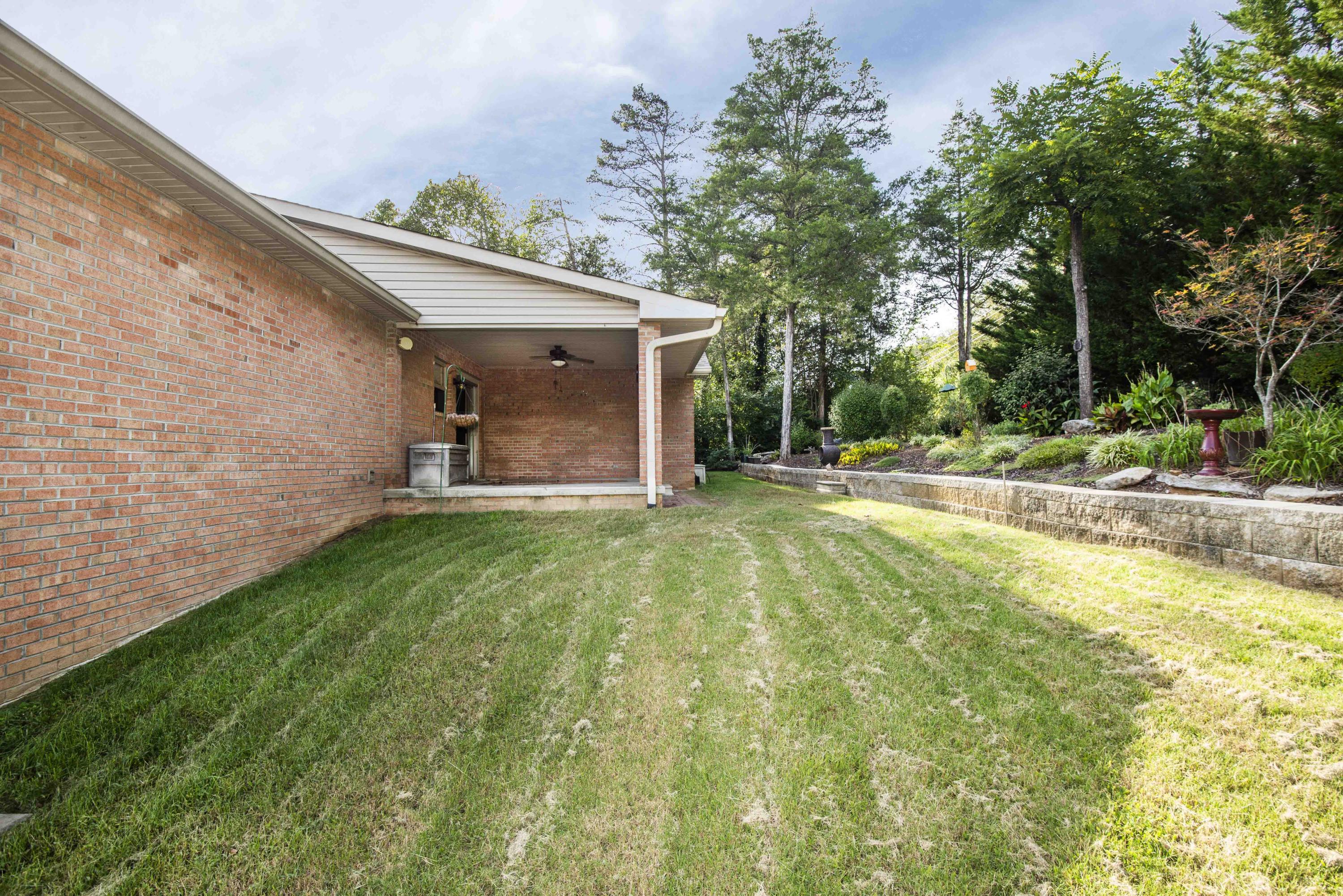 123 Cascade Lane Oak Ridge, TN 37830 - Photo 35 of 37 Yard_1