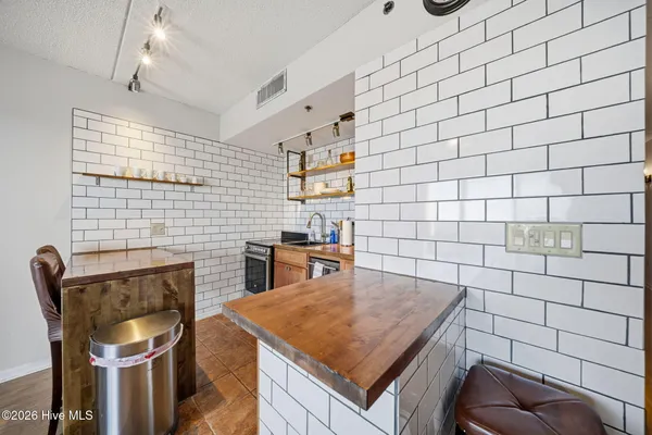 $399,000 | 106 North Water Street, Unit STE 708, Wilmington, NC 28401