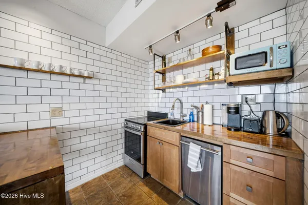 $399,000 | 106 North Water Street, Unit STE 708, Wilmington, NC 28401