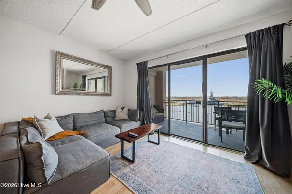 $399,000 | 106 North Water Street, Unit STE 708, Wilmington, NC 28401