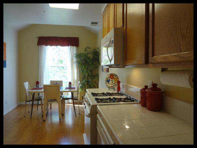 106 Pacchetti Way Mountain View, CA 94040 - Photo 5 of 10