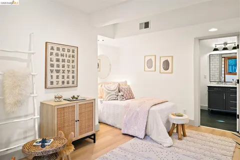 $899,000 | 5945 Majestic Avenue, Oakland, CA 94605