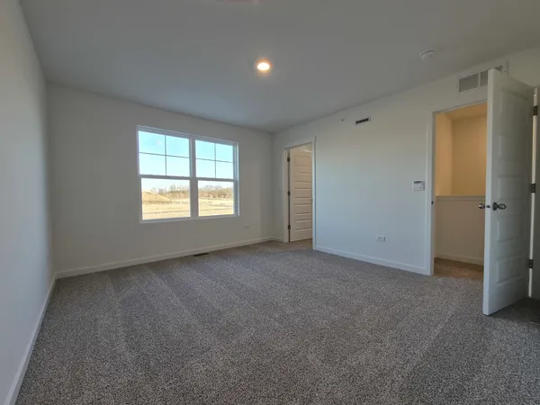 $2,600 | 2268 Barbera Drive, Unit 2268, Oswego, IL 60543