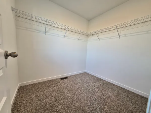 $2,600 | 2268 Barbera Drive, Unit 2268, Oswego, IL 60543
