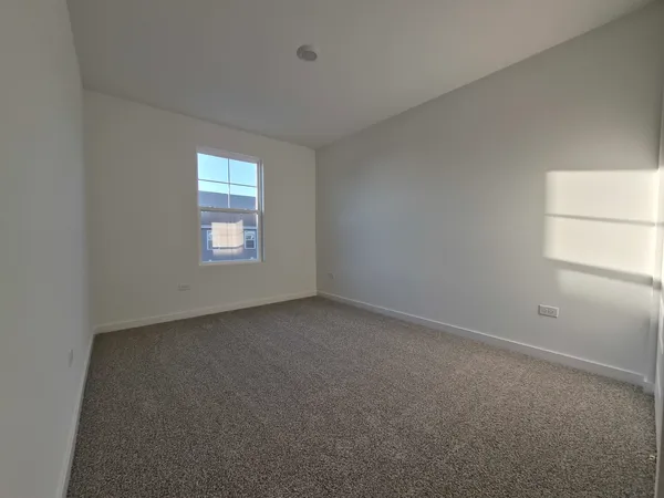 $2,600 | 2268 Barbera Drive, Unit 2268, Oswego, IL 60543
