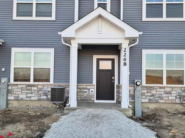 $2,600 | 2268 Barbera Drive, Unit 2268, Oswego, IL 60543