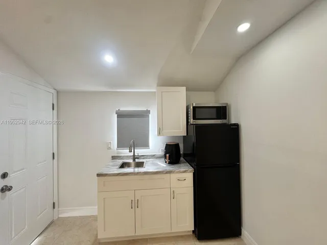 $1,350 | 10710 Southwest 141st Avenue, Unit 1, Miami, FL 33186