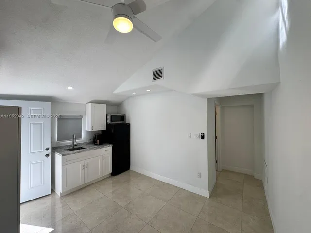 $1,350 | 10710 Southwest 141st Avenue, Unit 1, Miami, FL 33186