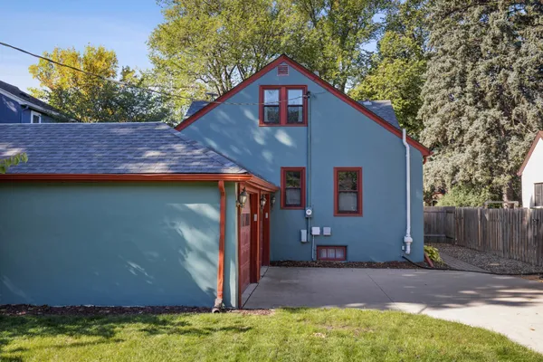 $390,000 | 1349 4th Street North, Fargo, ND 58102