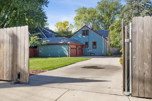 $390,000 | 1349 4th Street North, Fargo, ND 58102