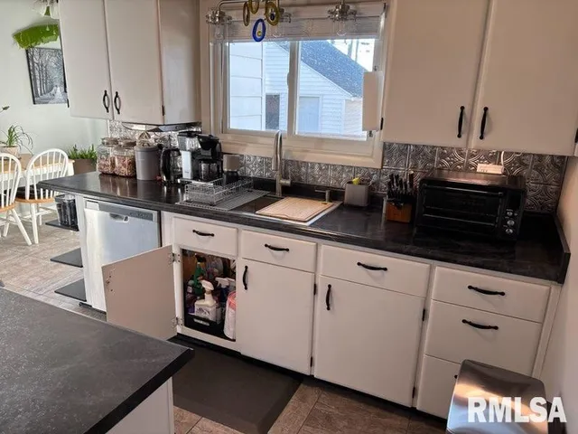 $174,900 | 2425 South State Street, Springfield, IL 62704