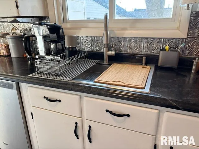 $174,900 | 2425 South State Street, Springfield, IL 62704