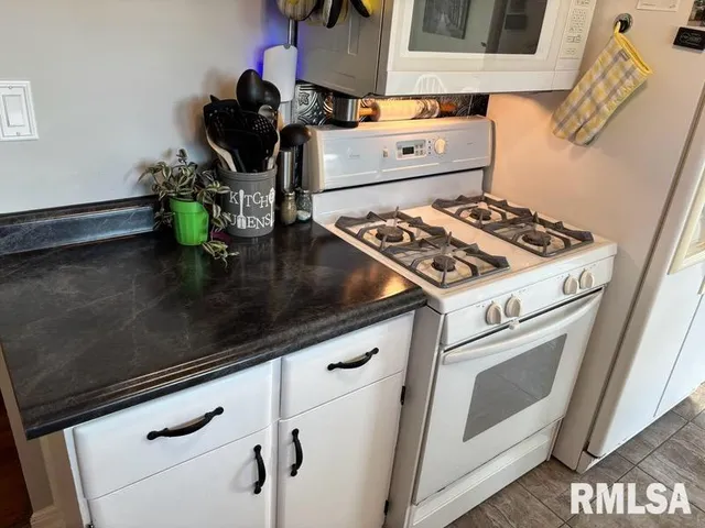 $174,900 | 2425 South State Street, Springfield, IL 62704