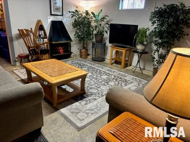 $174,900 | 2425 South State Street, Springfield, IL 62704