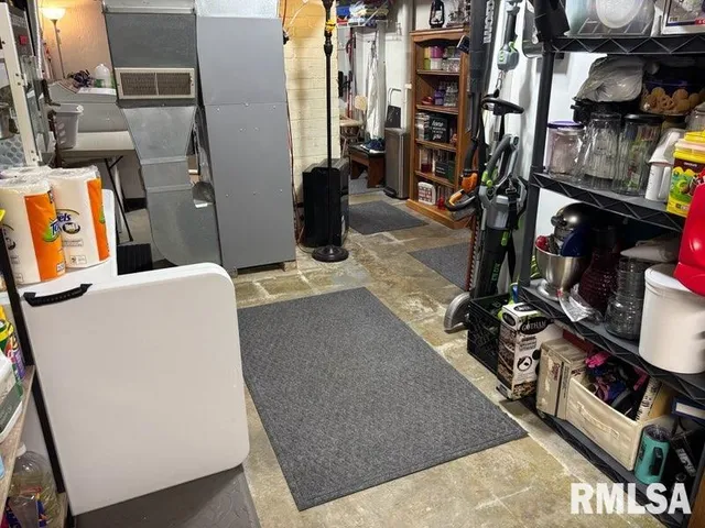 $174,900 | 2425 South State Street, Springfield, IL 62704