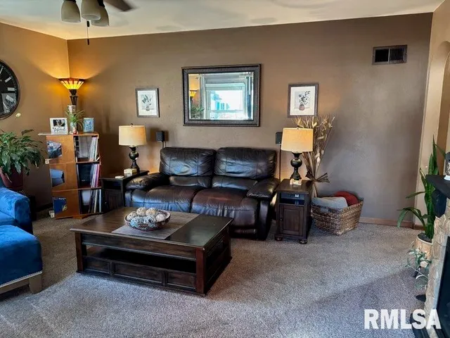 $174,900 | 2425 South State Street, Springfield, IL 62704