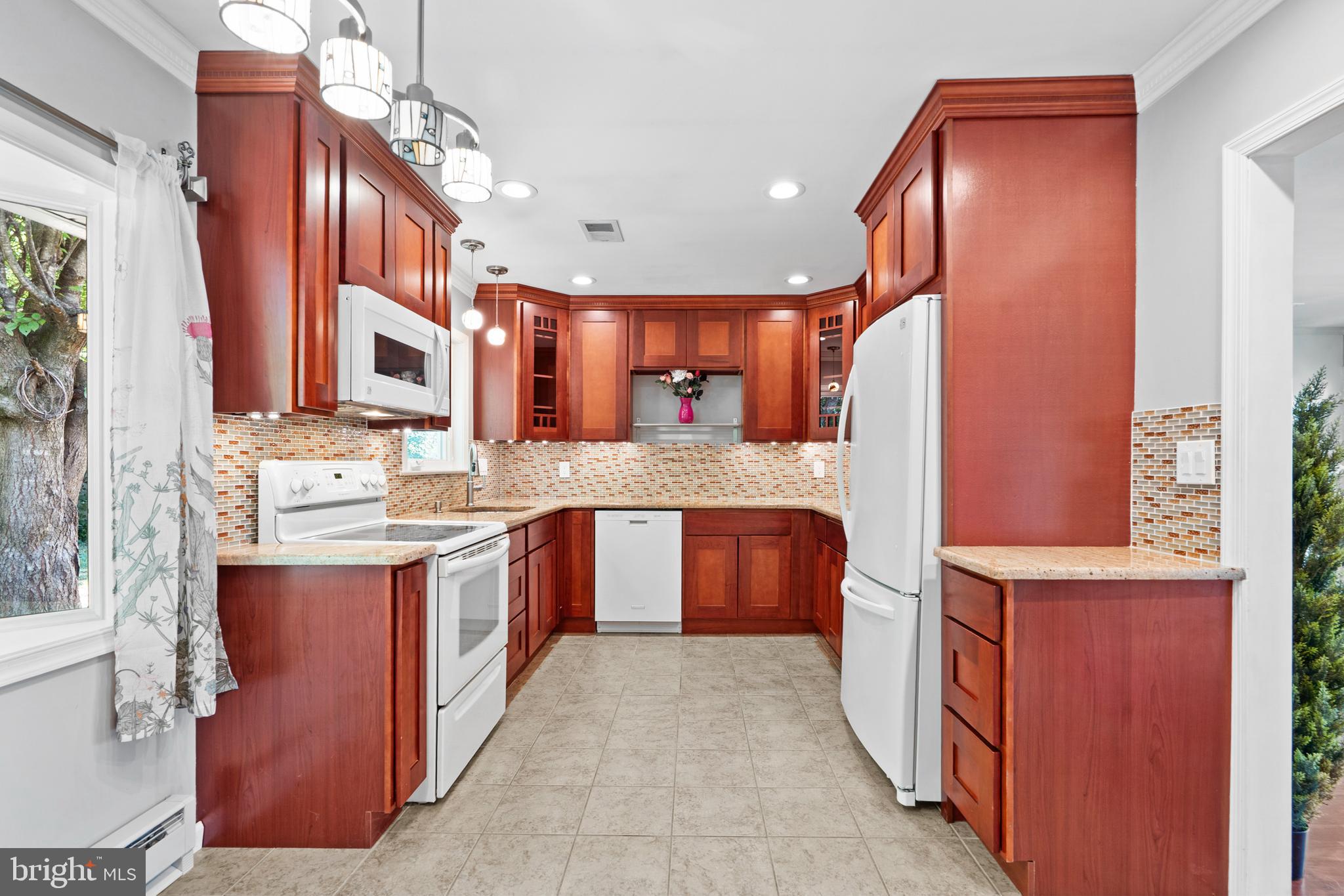 48 Towpath Road Levittown, PA 19056 - Photo 10 of 37 Gallery Image 10