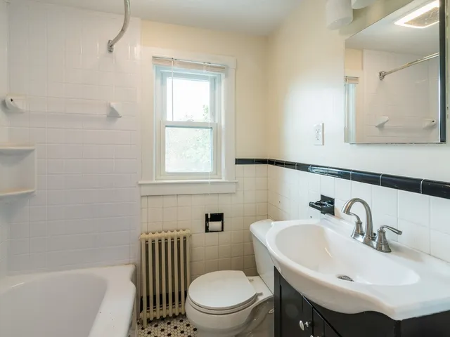 $2,500 | 21 York Avenue, Unit 1, Watertown, MA 02472