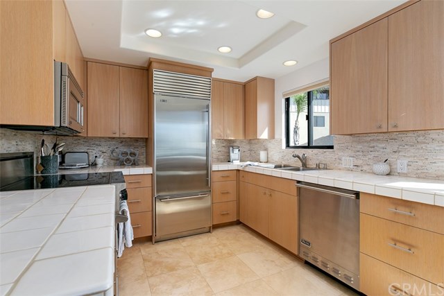 76 Blue Lagoon Laguna Beach, CA 92651 - Photo 5 of 10