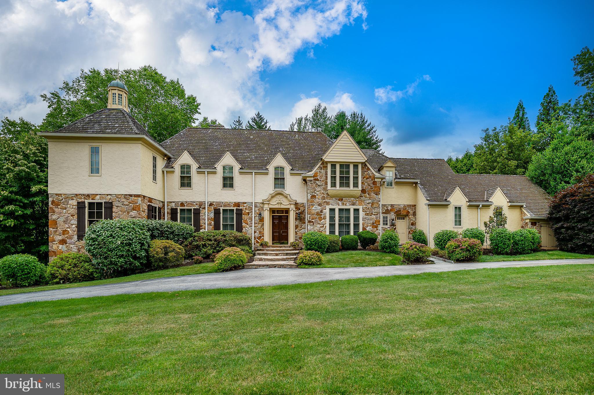 225 Ravenscliff Road Wayne, PA 19087 - Photo 1 of 76 Welcome to 225 Ravenscliff Rd