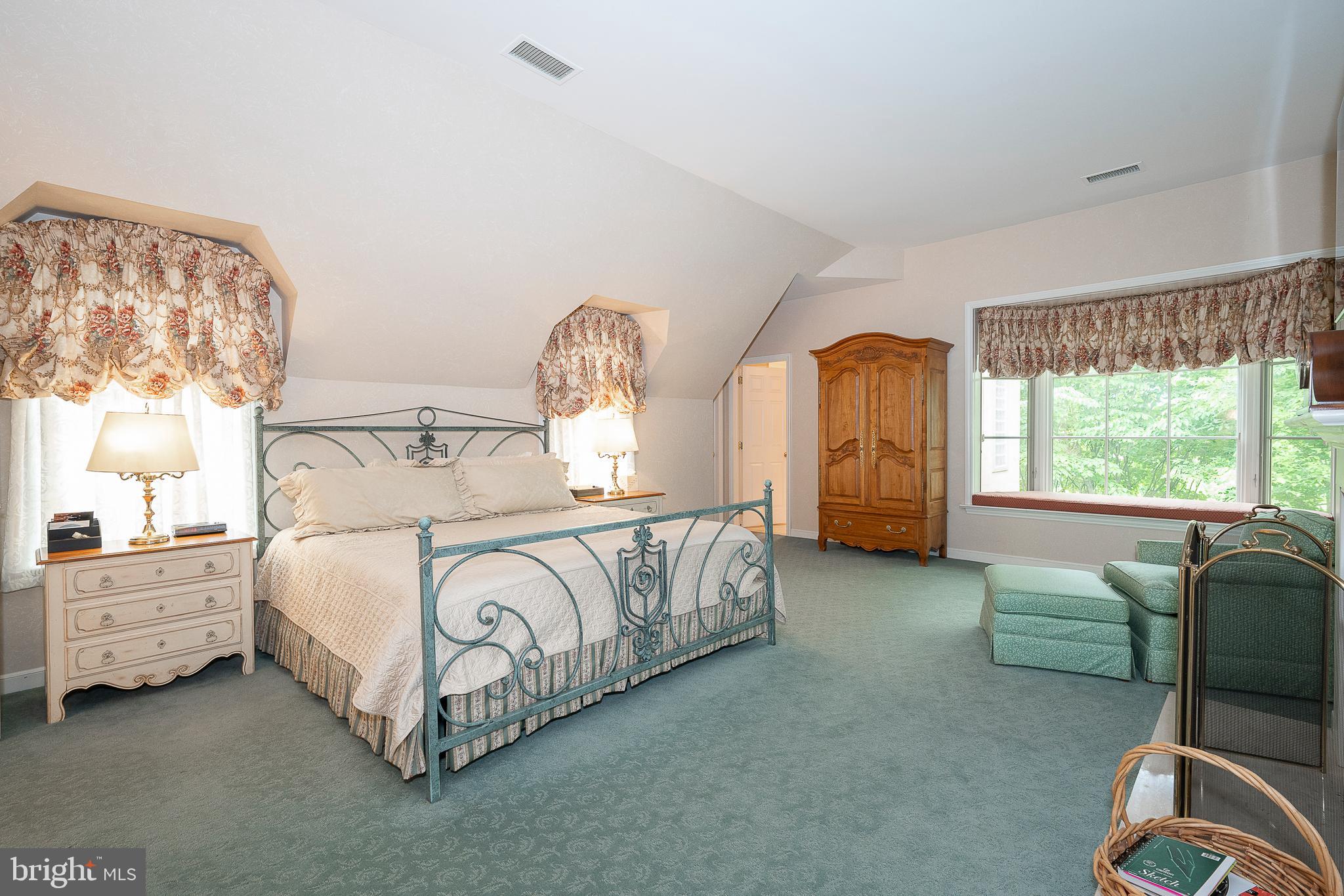 225 Ravenscliff Road Wayne, PA 19087 - Photo 32 of 76 Primary Bedroom Suite