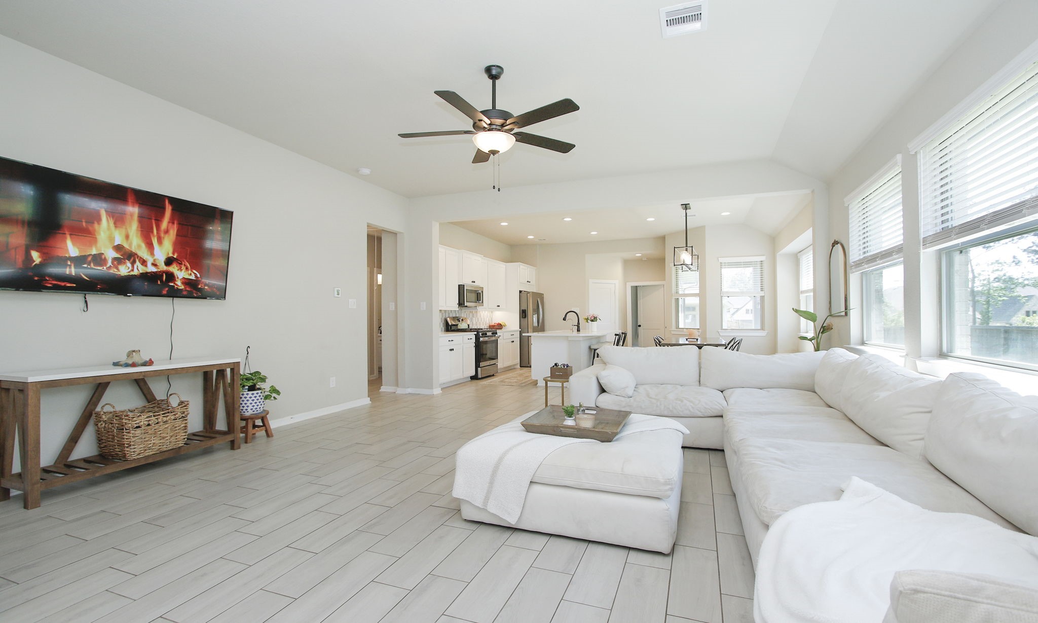 320 Rise Lane Montgomery, TX 77316 - Photo 8 of 43