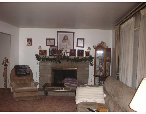 288 Georgetown Road Canonsburg, PA 15317 - Photo 2 of 7 Living Room.