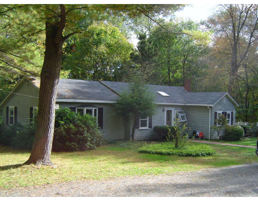 127 Echo Cove Road Hamilton, MA 01982 - Photo 1 of 12 Gallery Image 1