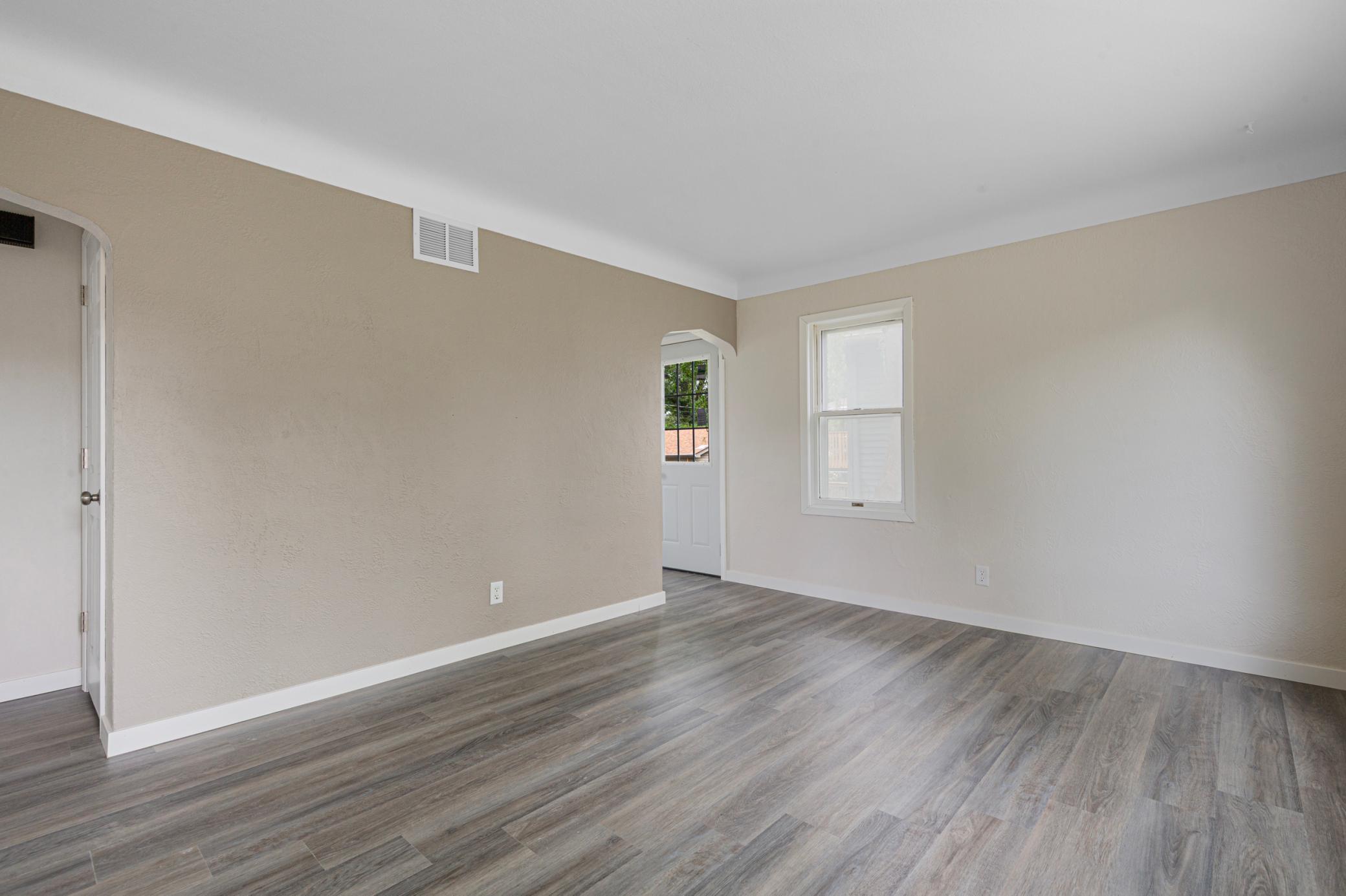 4440 7th Street Northeast Minneapolis, MN 55421 - Photo 9 of 29